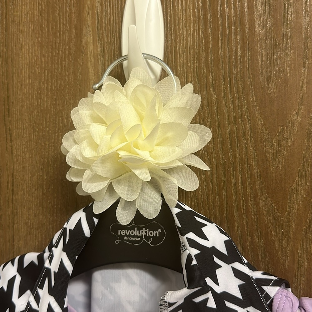 Kids ‎ Costume Set, dance outfit, or gymnastics- Black, White, and Pink - Picture 2 of 11
